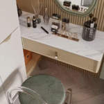 Contemporary Closet Set with Integrated Makeup Zone ARL-STW014